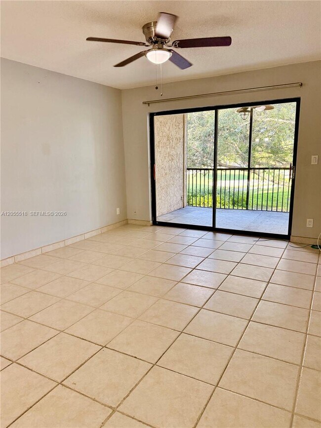 Photo - 200 Jacaranda Country Club Dr Unidad 4B