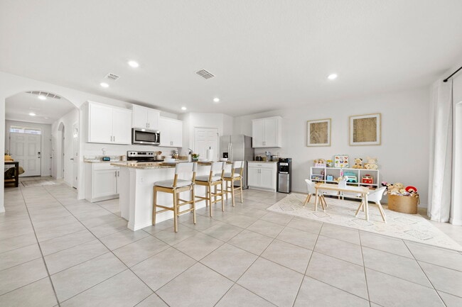 Photo - 1893 Capital Dr SE