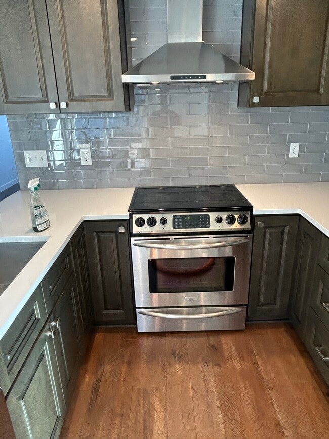 Photo - 6571 Amy Ln NE