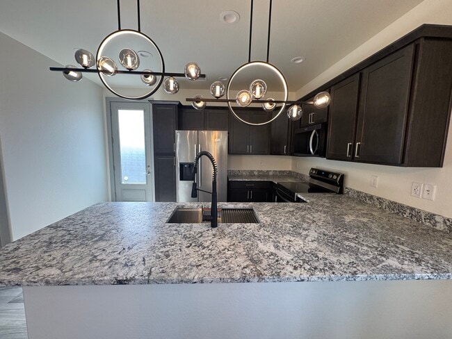 Kitchen - 3112 N Navajo Dr