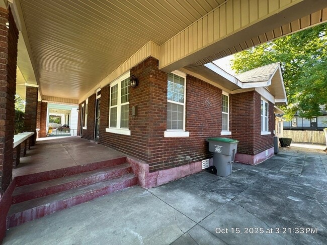 443 N Avalon St