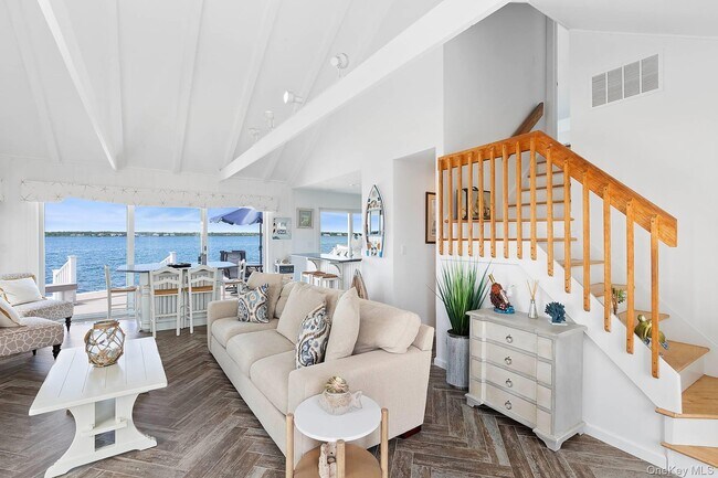 Photo - 132 Point Rd