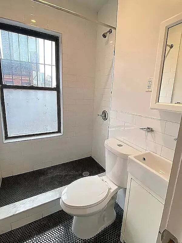406 W 39th St Unit 5F