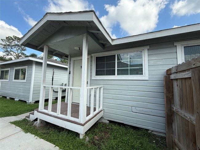 Building Photo - 8510 Safeguard St Unit 1