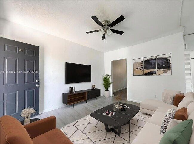 Photo - 1117 NW 3rd Ave Unidad 11