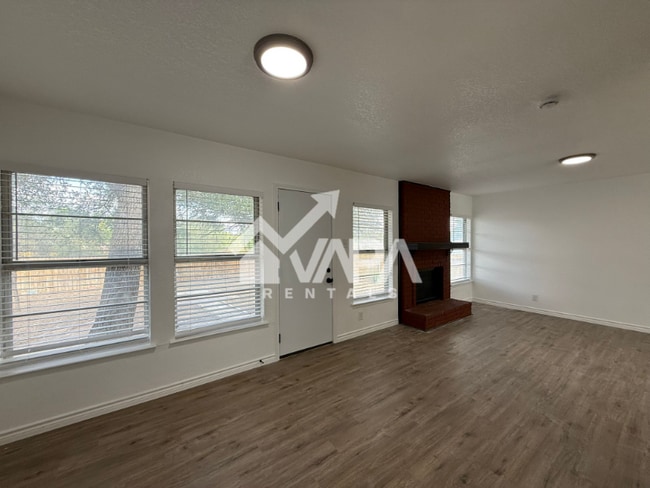 Photo - 1078 Frost Fire