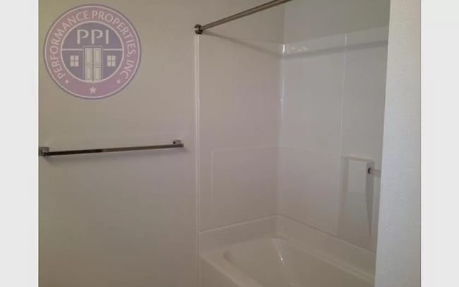 Photo - 3625 NE 157th Ave Unit B