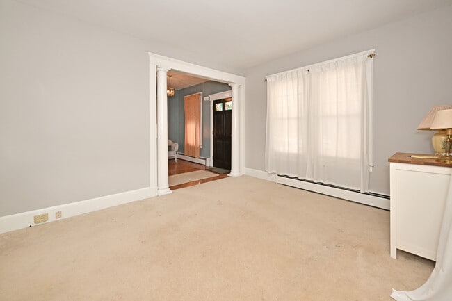 Photo - 264 Morse Ave