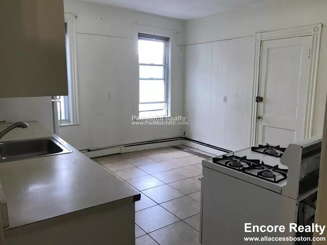 Building Photo - 9 Fulkerson St Unit 3