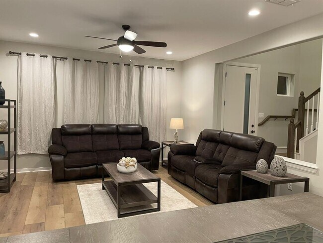 Photo - 10215 N 14th St