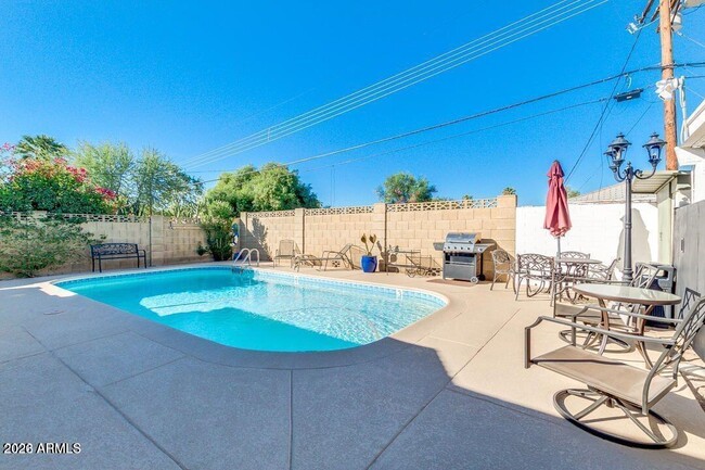 4242 N 31st Pl