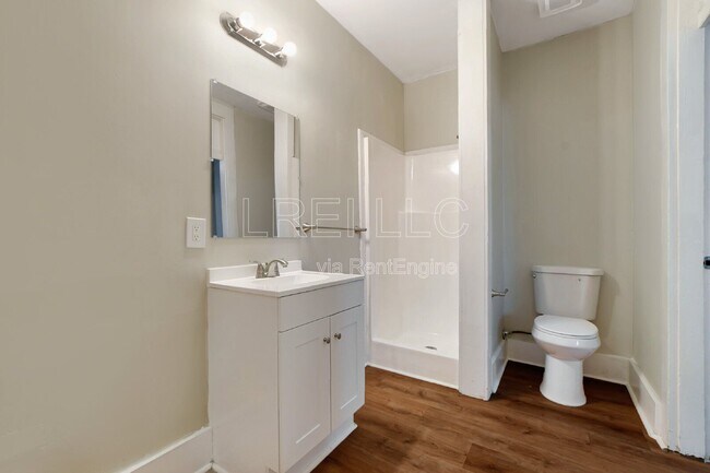 1705 1/2 Hale Avenue