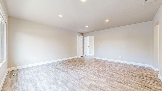 Photo - 2540 Campbell Dr
