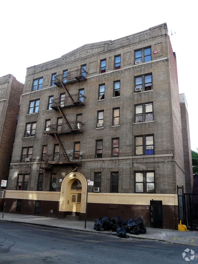 Photo - 2486 Morris Ave Apartments