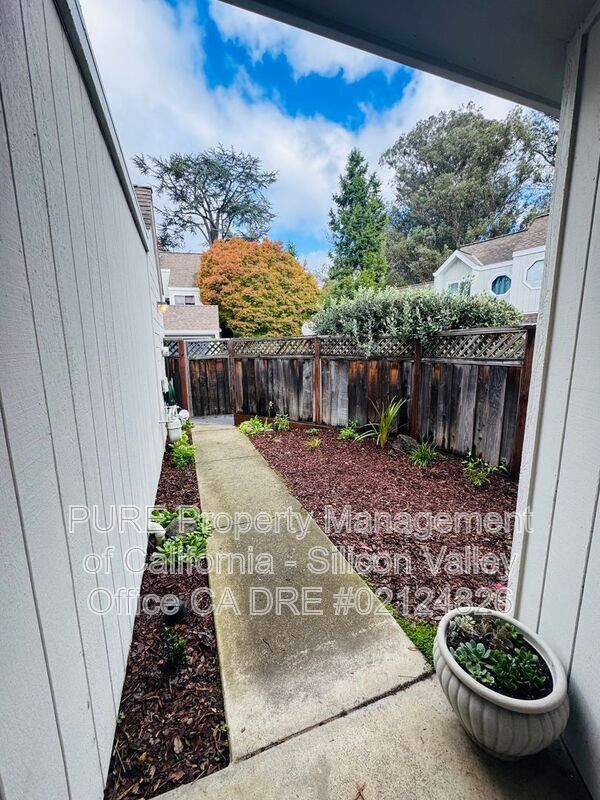 Photo - 2741 Hampton Ln