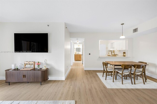 Building Photo - 9340 Fontainebleau Blvd Unit W312 Rental