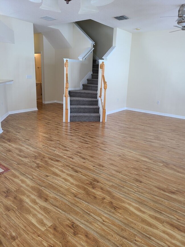 Photo - Spacious 3br 2.5ba Townhome in North Saint Petersburg