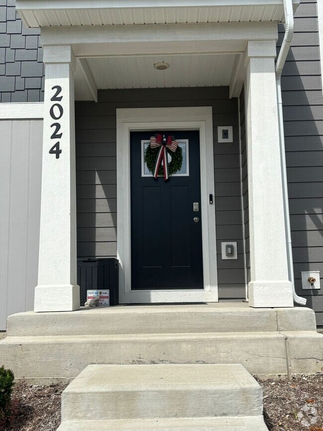 Building Photo - 2024 Yellowstone Blvd Rental