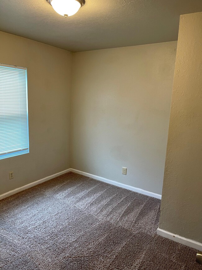 Photo - 8185 Center Dr