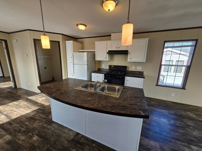 Building Photo - 5973 Frederick St