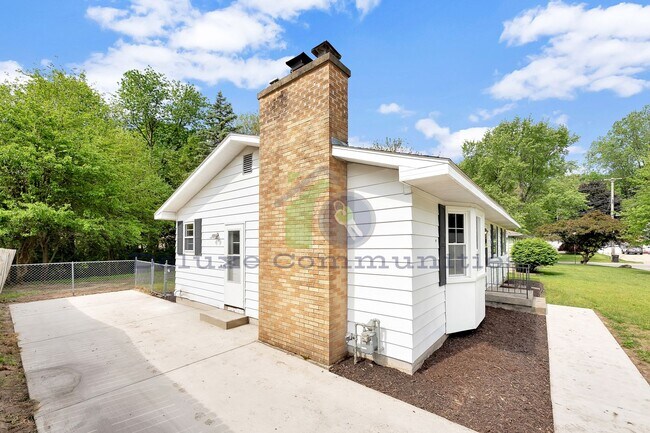 1244 Katrina Dr SE