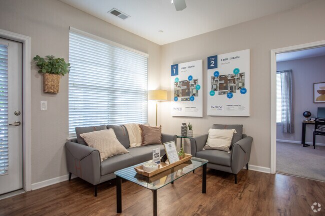 2BR, 2BA - 888SF - Living Area