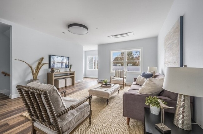 Photo - 451 Essex St House