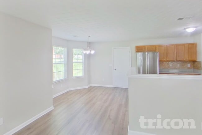 Photo - 552 Howell Dr