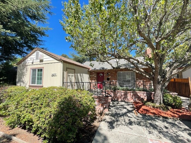Building Photo - 3 Bed 2 Bath Single Family Home In Concord