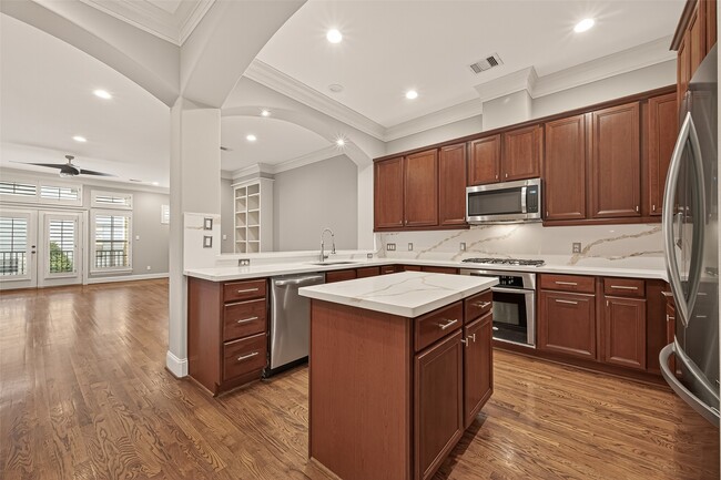 Building Photo - 232 Detering St Unit A