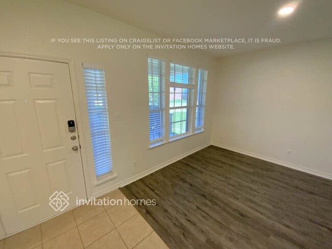 Photo - 700 Bur Oak Dr