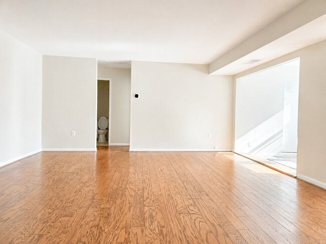 Photo - 9653 White Acre Rd Unit B3
