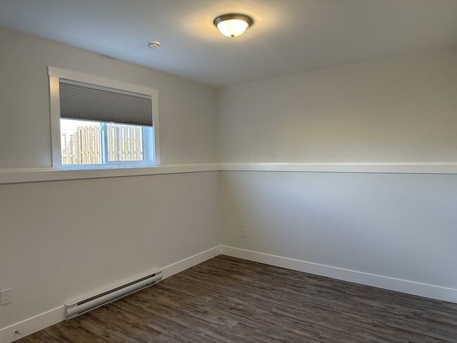 Photo - 8215-B-881A 81a St