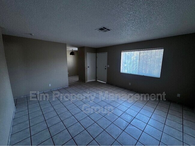Photo - 8 Britz Cir
