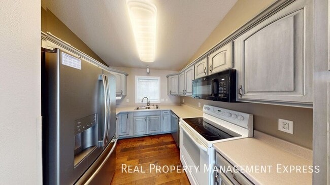 Photo - 109 N Foss Ave