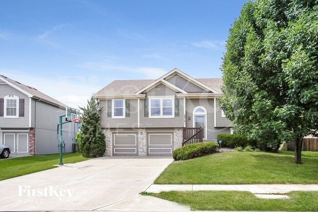 Photo - 10216 N Lewis Ave