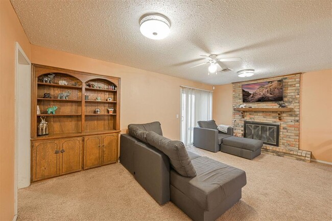 Photo - 1621 Kavel Dr