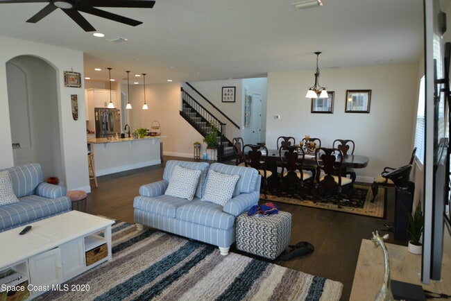 Photo - 7594 Poulicny Ln