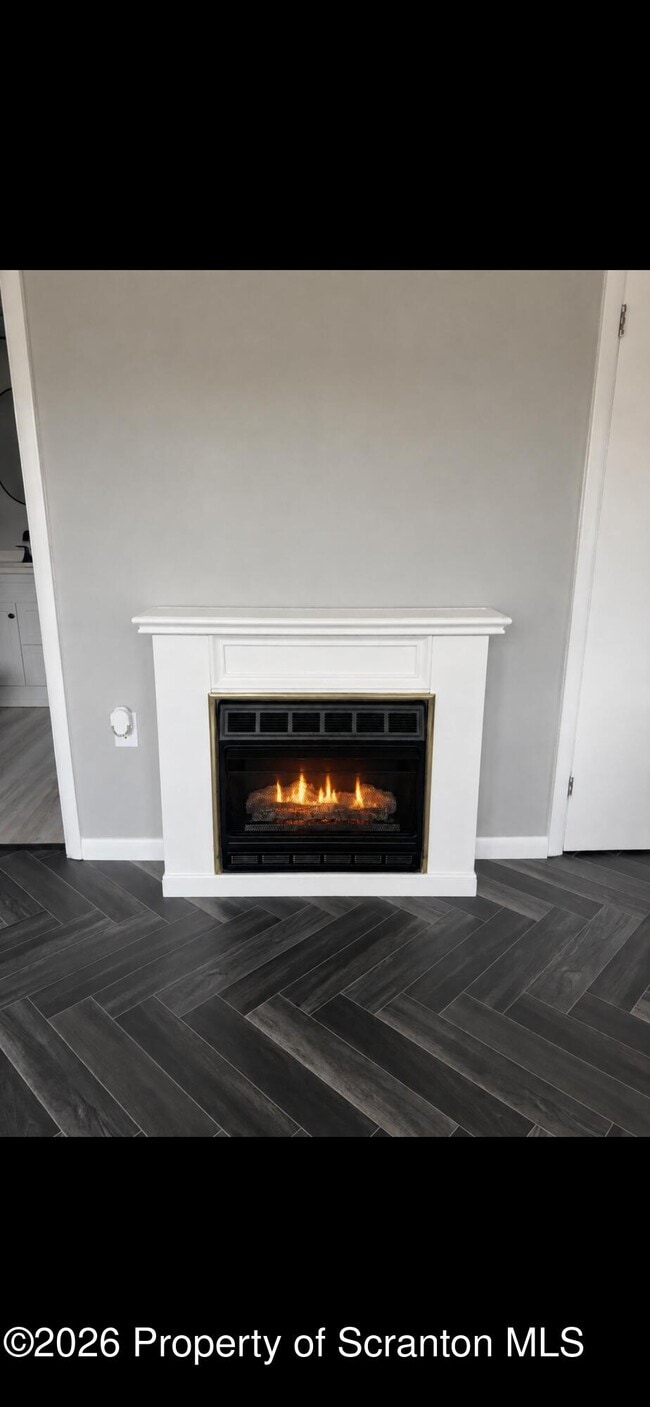 Photo - 141 W Line St
