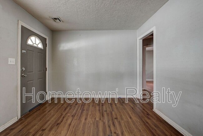 Photo - 2204 Downing St