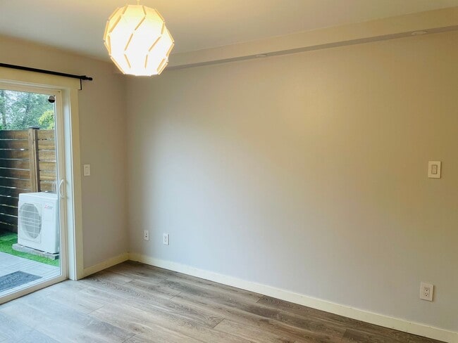 Photo - 5020 Delridge Wy SW