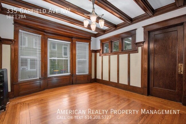 Photo - 335 Garfield Ave NW