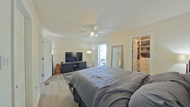 Photo - 5 Chatelaine Cir SE