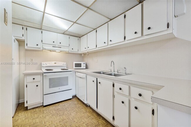 Photo - 14250 SW 62nd St Unit 521