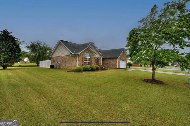 Photo - 201 Brookstone Dr SW