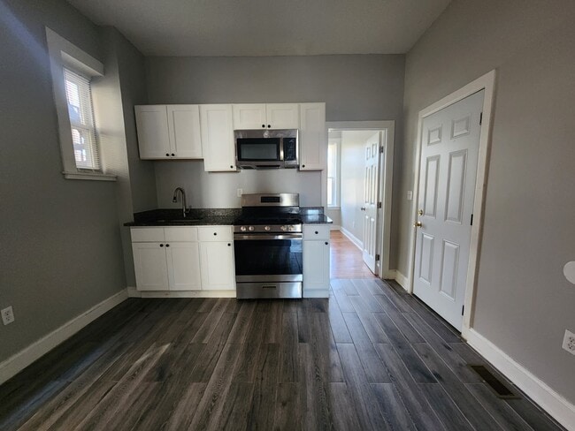 Building Photo - 43 William St Unit 1