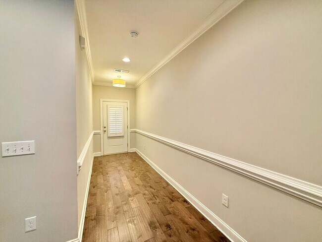 Photo - 1019 Monmouth Loop