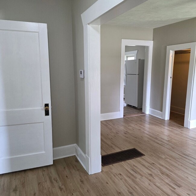 Photo - 1522 W High St