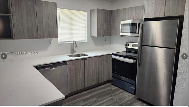 Photo - 580 NW 58th St