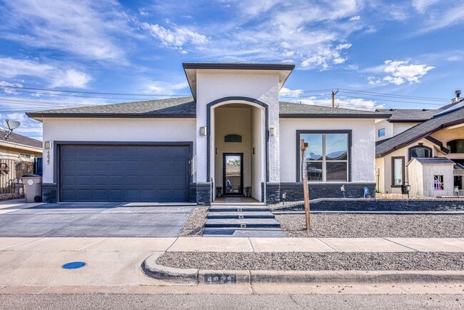 Building Photo - We have a beautiful home fully furnished with 4 bedroom-2 baths